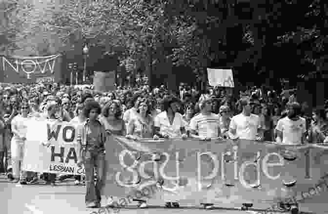 Historical Photo Of LGBTQ+ Individuals In Chicago During The Early 20th Century Chicago Whispers: A History Of LGBT Chicago Before Stonewall